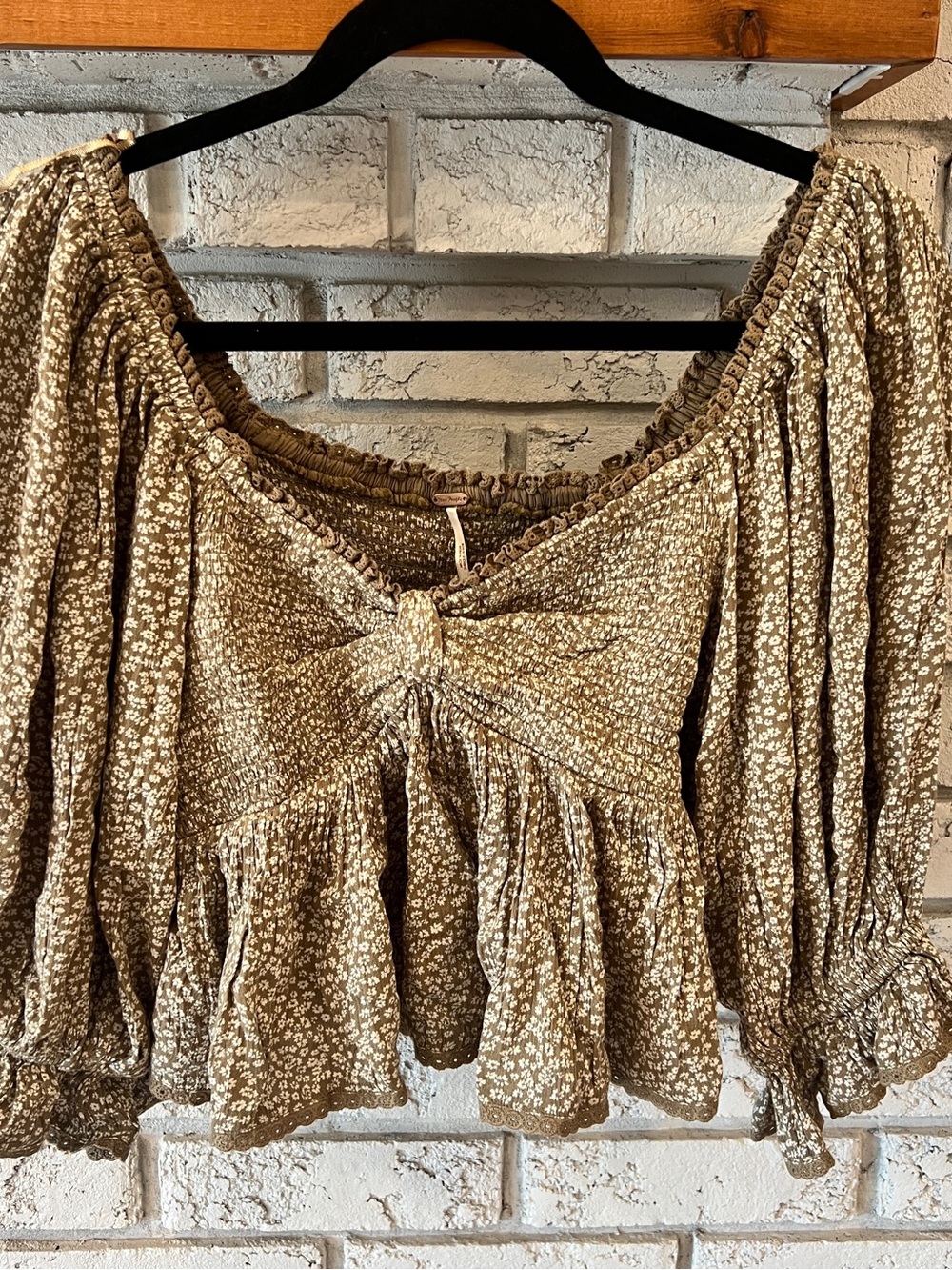 FREE PEOPLE | Olive Floral Smocked Peasant Top - Women